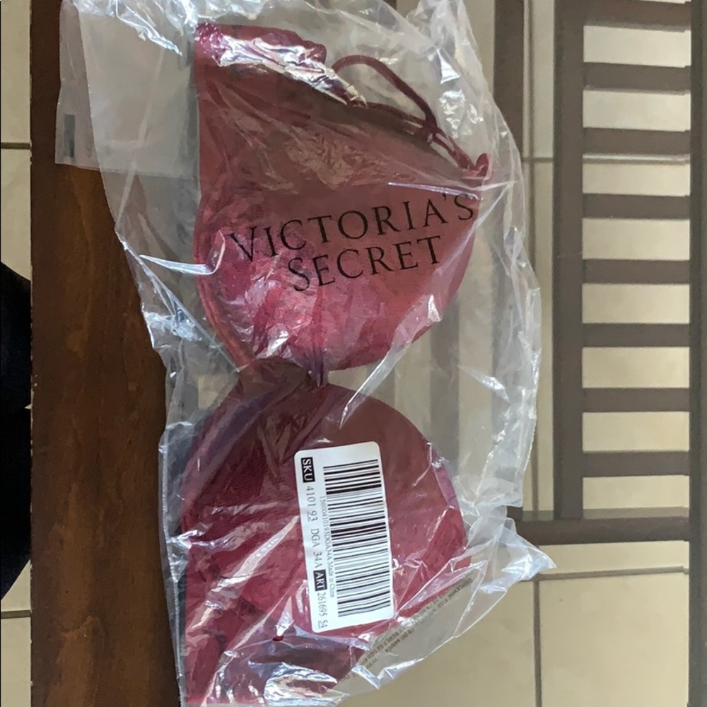 Victoria’s Secret wear everywhere super push up
